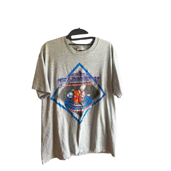 Fruit of the Loom Other - Fruit of the Loom T-shirt Size XL